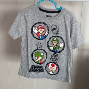 Super Mario t-shirt size 4/5